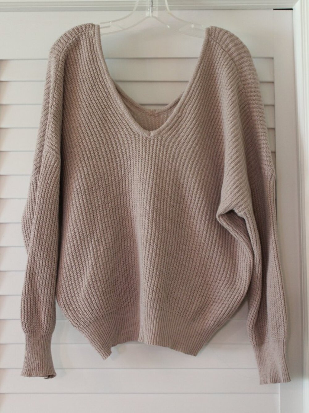 Womens Size 12/XL beige/tan long-sleeved knit sweater with wide V-neckline
